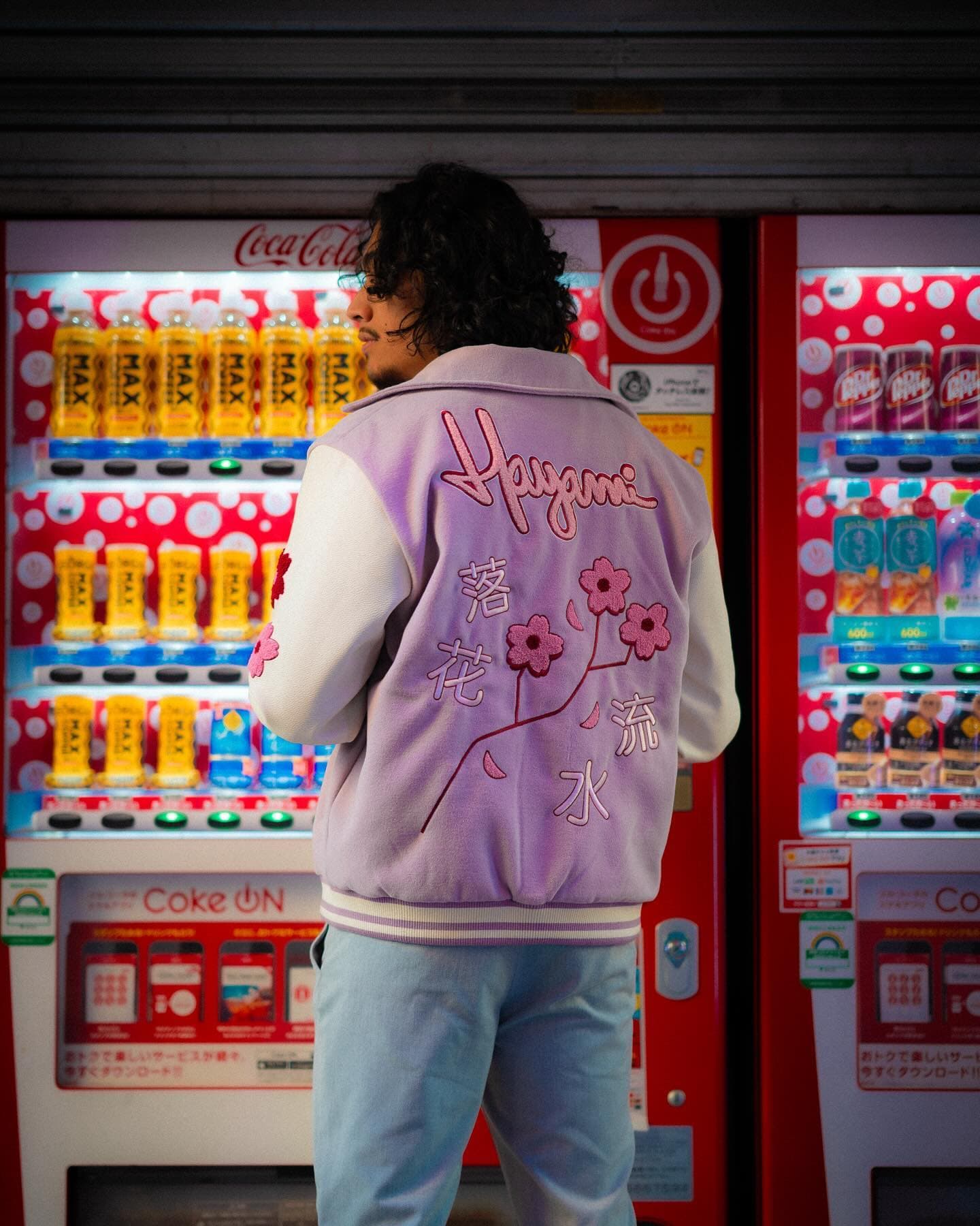 Collection merch premium développée et produite par Dropshirt
